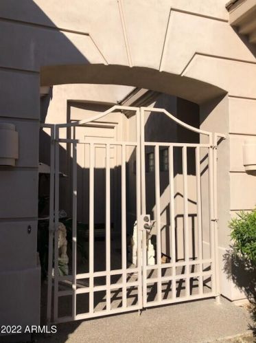 6504 27th St, Phoenix, AZ 85016-8943