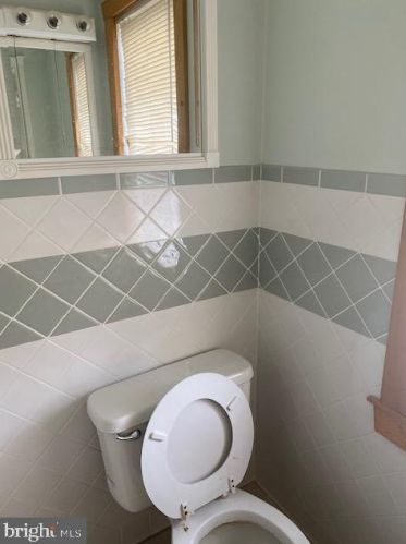 406 Dupont Ave, West Deptford NJ 08066-1169 exterior