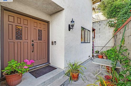 16882 Robey Dr, San Leandro, CA 94578-1513