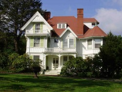 37 Park Ave, Newton, MA 02458-2607