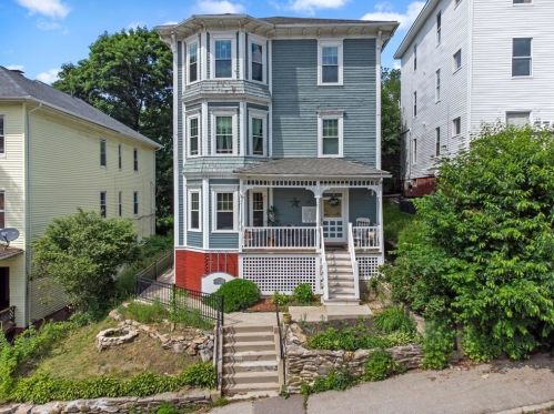 67 Catharine St, Worcester, MA 01605-2841