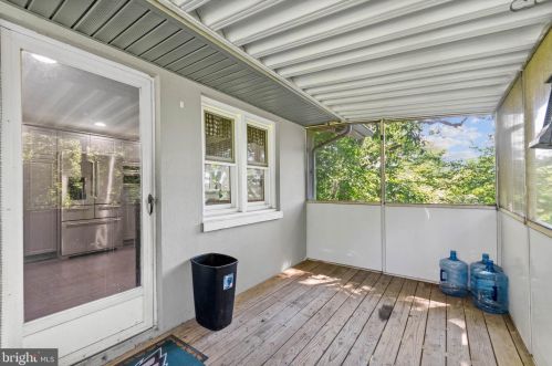 716 Creek Ln, West Deptford NJ 08051-1631 exterior