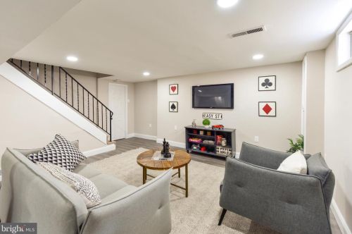 1102 Cumberland Ave, West Deptford NJ  08096-3041 exterior