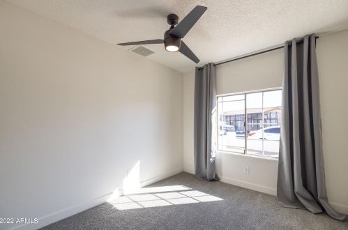 6932 Beatrice St, Phoenix AZ 85043-2397 exterior