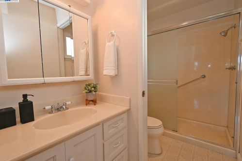 14297 Tiburon Rd, San Leandro CA 94577-6536 exterior