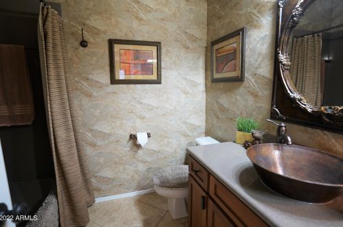 318 Campo Bello Dr, Phoenix AZ 85032-2216 exterior