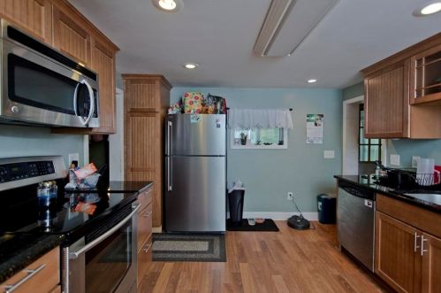 16 Prospect St, Montgomery, MA 01085-1522