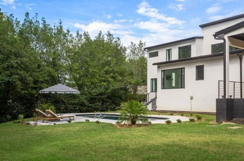 1756 Akin Dr, Atlanta GA 30345-3948 exterior