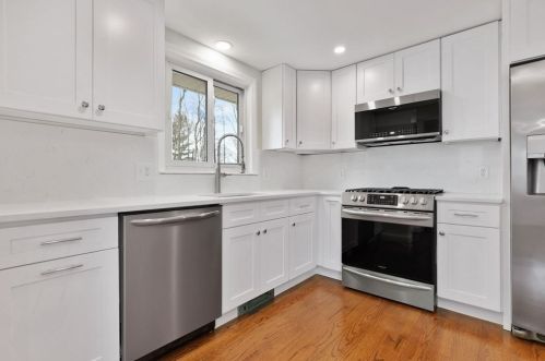 31 Jersey St, Dedham MA  02026-4942 exterior