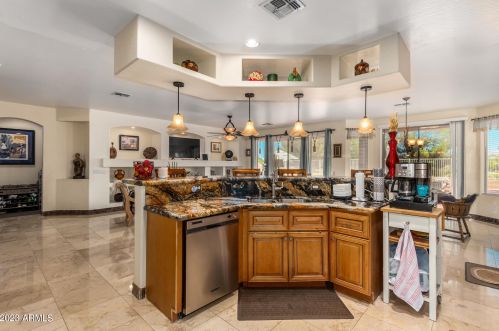 2602 Apollo Rd, Phoenix AZ 85042-5381 exterior