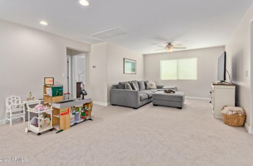 1646 Blaylock Dr, Phoenix AZ 85085-6323 exterior