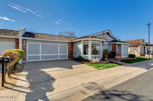 125 Campo Bello Dr, Phoenix AZ 85032-2215 exterior