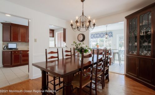 33 Sunnycrest Dr, Little Silver NJ 07739-1126 exterior