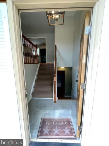 1405 Saint Mathews Dr, West Deptford, NJ 08093-1946