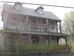 128 Charlesbank Rd, Newton, MA 02458-1741