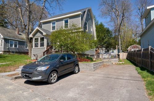 22 Worcester Ave, Worcester, MA 01606-2538