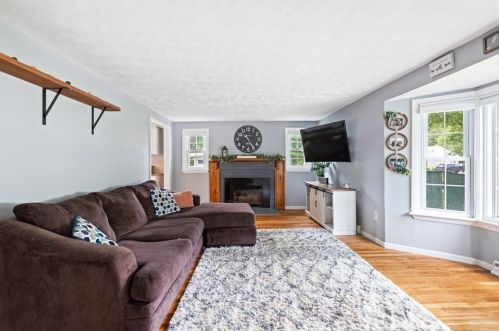 42 Hewitt Ave, Taunton MA  02780-2177 exterior