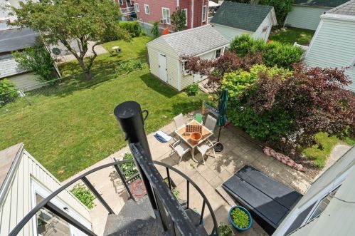 64 Brk Ave, Newton MA 02460-1508 exterior