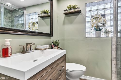 2614 Oak Park Ave, Forest View IL 60402-2533 exterior