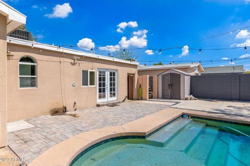 1351 Clarendon Ave, Phoenix AZ 85033-4118 exterior