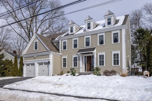 319 Hillcrest Rd, Needham MA 02492-4028 exterior