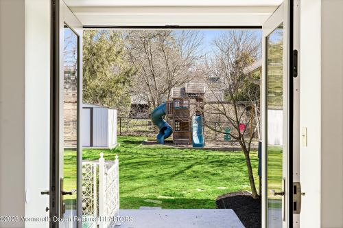 450 Branch Ave, Little Silver NJ  07739-1111 exterior