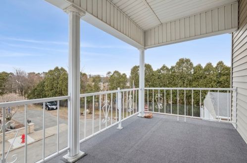 10 Burke St, Fall River MA 02720-6903 exterior