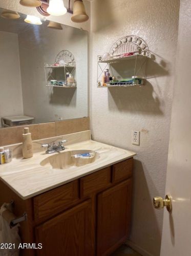 2725 Beck Ln, Phoenix AZ 85032-4255 exterior