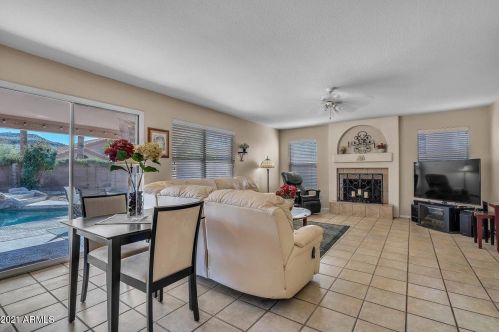 2145 Cathedral Rock Dr, Phoenix AZ 85048-8909 exterior