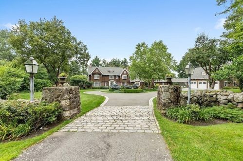 70 Salem Rd, Topsfield, MA 01983-2504