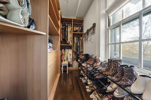 333 Brush Hl Rd, Milton MA 02186-1030 exterior