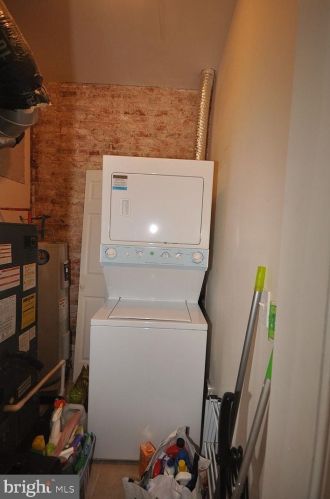 921 15 St, Philadelphia PA 19146-2230 exterior