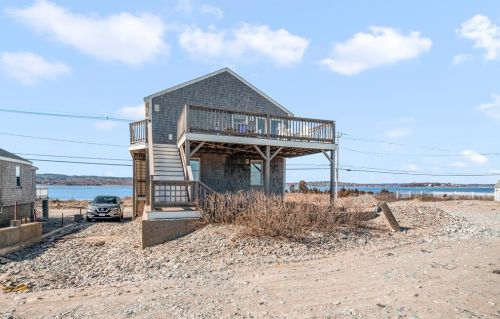 176 Central Ave, Marshfield MA 02047-6149 exterior