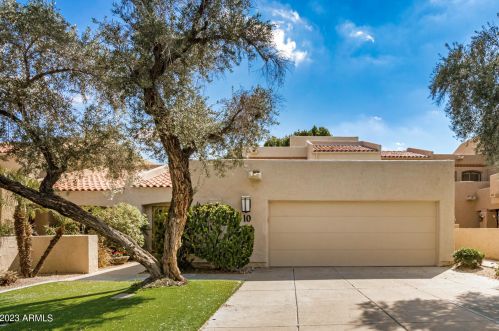 2626 Arizona Biltmore Cir, Phoenix AZ 85016-2121 exterior