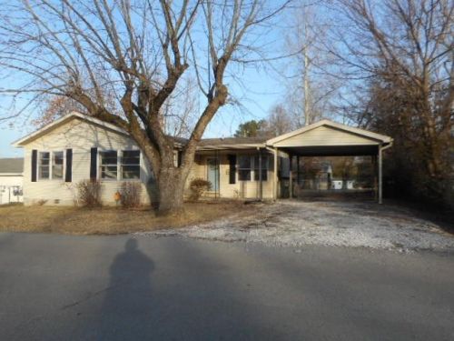 204 Bartlett Dr, Madisonville KY  42431-2395 exterior