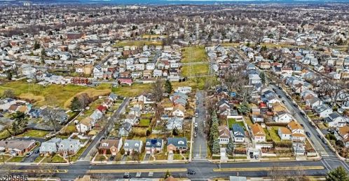 412 Greylock Pkwy, Belleville NJ 07109-2761 exterior