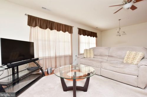 110 Redbud Ln, West Deptford NJ 08051-2292 exterior