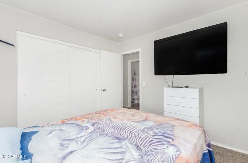 1818 63rd Dr, Phoenix AZ  85043-5748 exterior