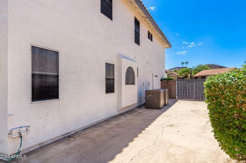 1222 Beverly Ln, Phoenix AZ 85032-3408 exterior