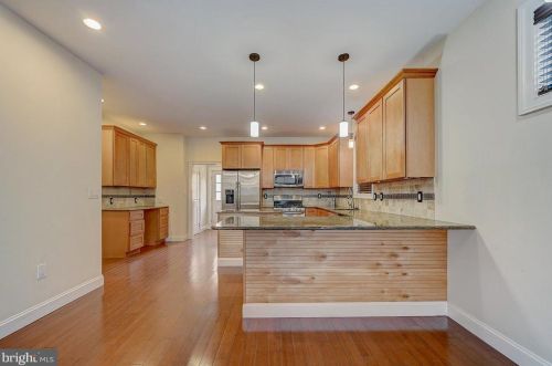 985 6th St, Philadelphia PA  19123-1405 exterior