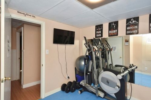 98 Kenberma Rd, Worcester MA 01604-5308 exterior