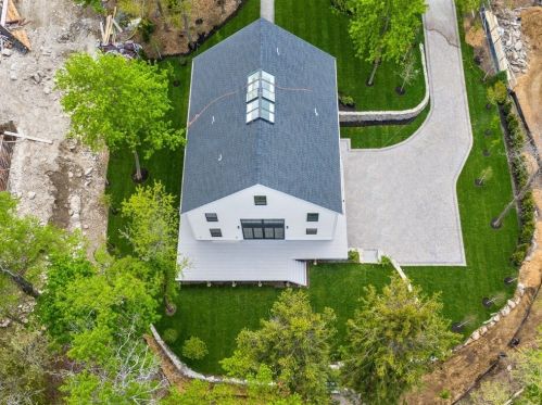 31 Greenwood St, Newton MA 02459-2702 exterior