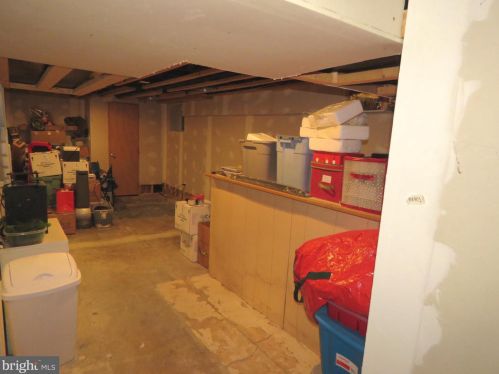 129 Progress Ave, West Deptford NJ 08096-1211 exterior