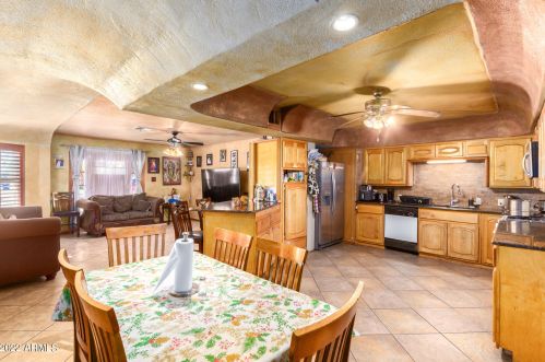 3319 61 St, Phoenix AZ 85033-4112 exterior