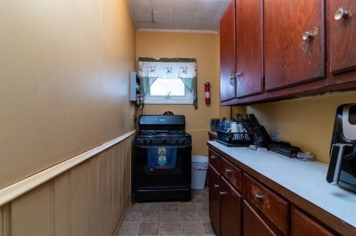 326 Mulberry St, Fall River MA 02721-1317 exterior