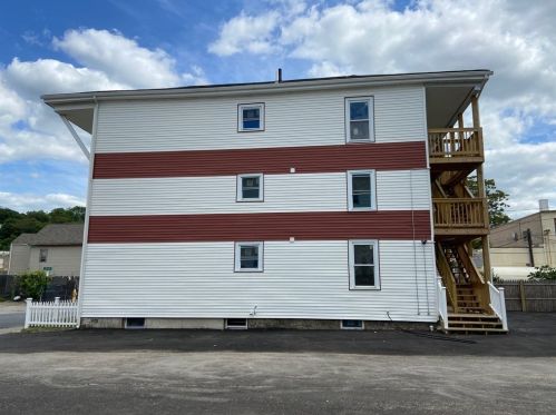 12 Lyon St, Worcester MA 01604-3622 exterior