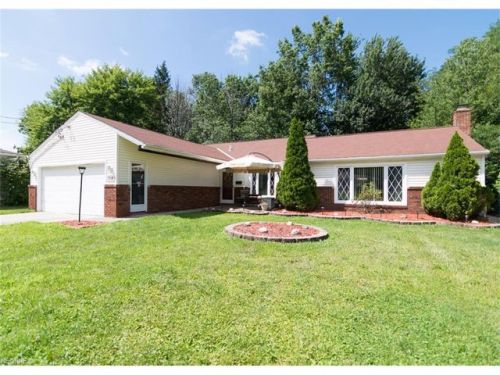 1720 Carlton Rd, Cleveland, OH 44134-3127