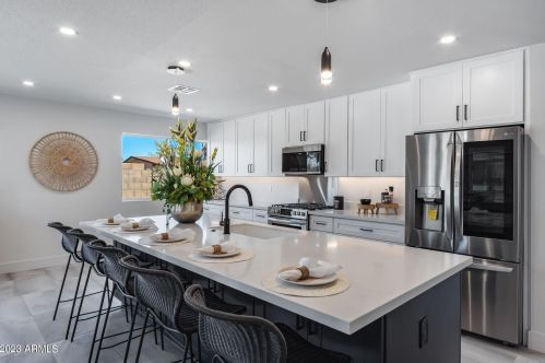 11617 37th Pl, Phoenix AZ  85028-2130 exterior