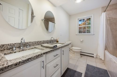 1 Eric Rd, Norfolk MA 02056-1914 exterior