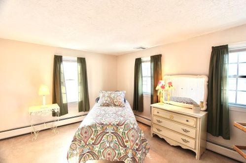 1 Main St, Groveland MA 01834-1415 exterior